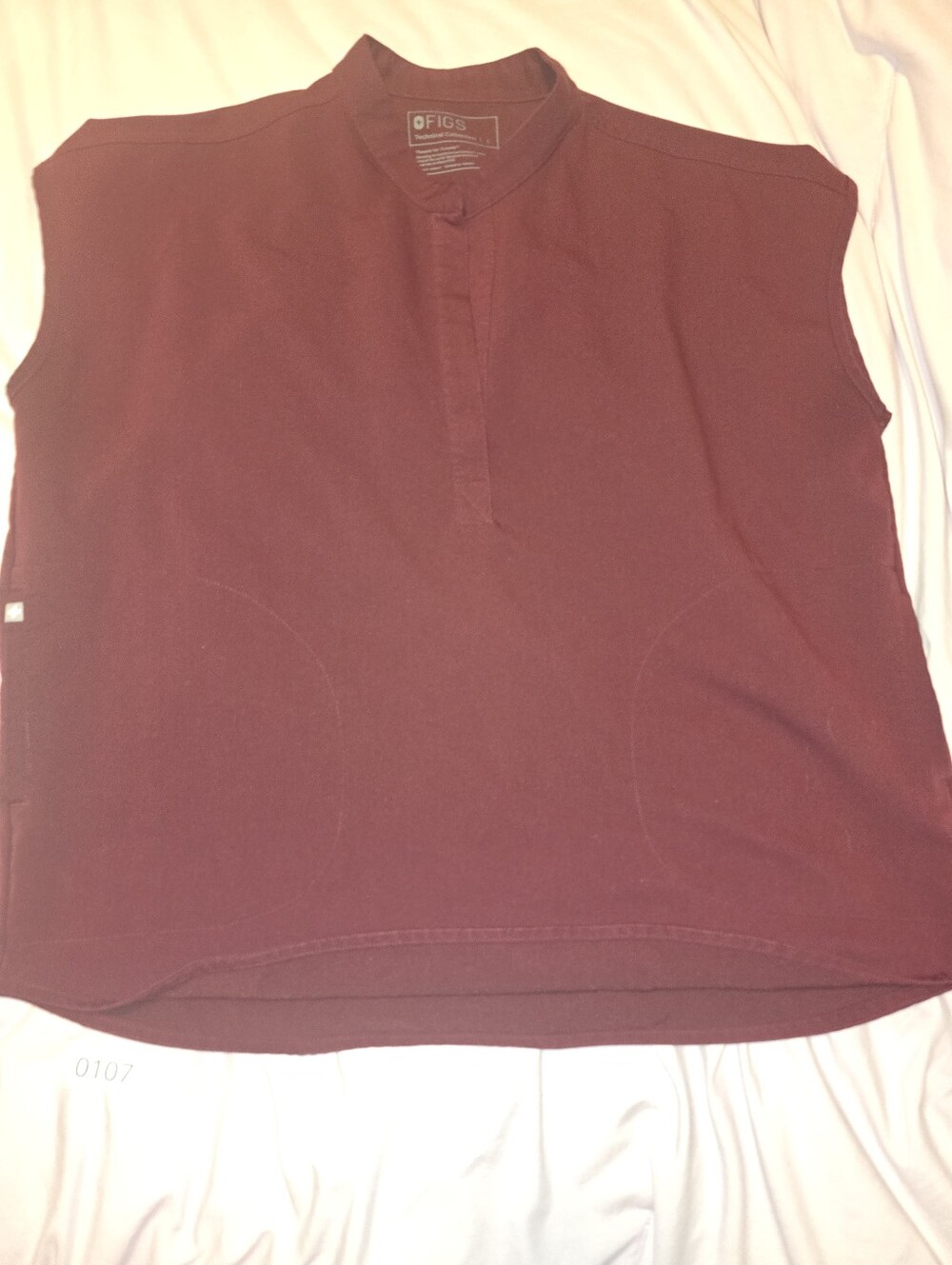 Figs Rafaela Burgundy Scrub Top Size Large